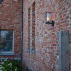 Buitenlamp Flair lantaarn op voet zwart IP44