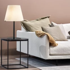 Design tafellamp mat zwart met witte glazen kap