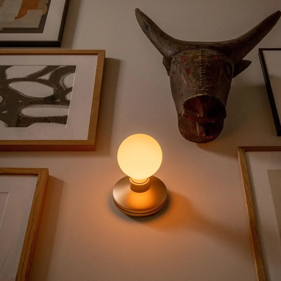 Dimbare wandlamp op batterij goud met frosted