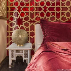 Grote tafellamp antiek messing met decoratief dessin