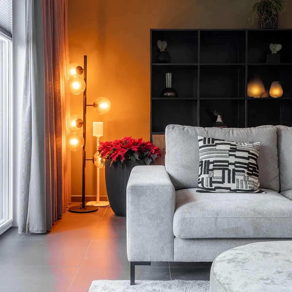 Grote vloerlamp 6-lichts zwart met smoke glazen bollen