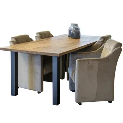 Klassiek landelijke eetkamerstoel op wieltjes