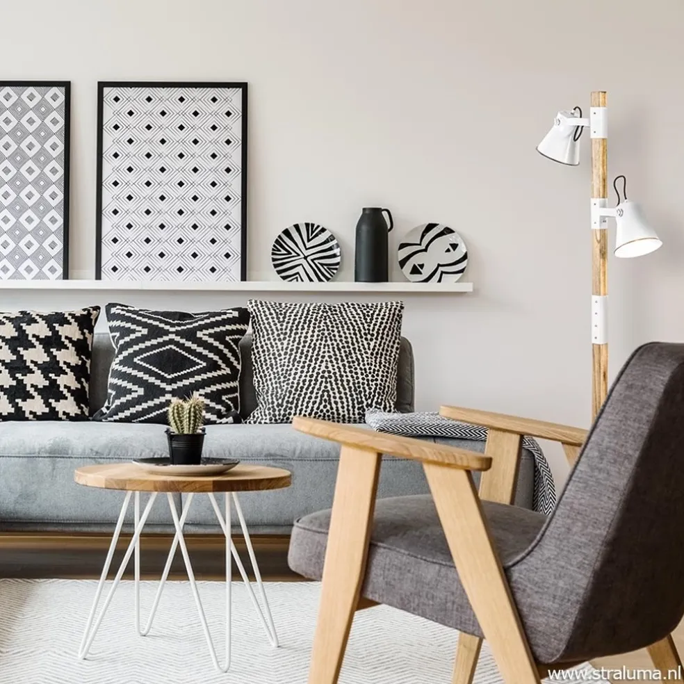 Landelijke 2-lichts vloerlamp hout met witte kappen