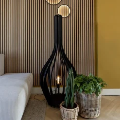 Mat zwarte houten vloerlamp kegel groot