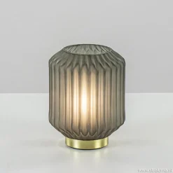 Olijf groene tafellamp Ivot op batterij