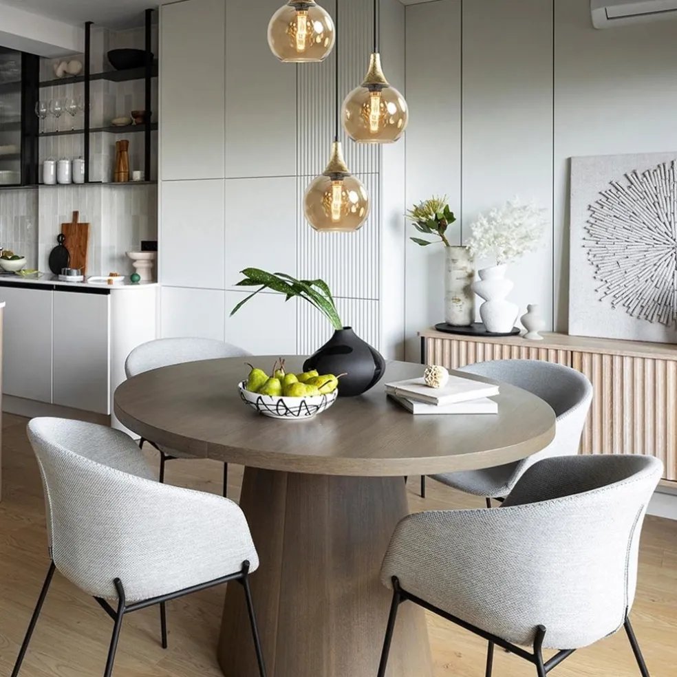 Ronde 3-lichts hanglamp zwart met goud en amber glas