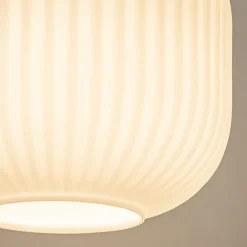 Ronde plafondlamp retro zwart met wit glas