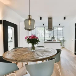 Stijvolle hanglamp smoke glas met bronzen fitting