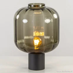 Strak klassieke tafell. met zwart glas