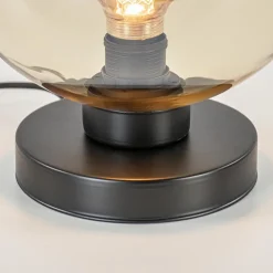 Strak klassieke tafellamp zwart met amber glas