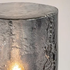 Tafellamp zwart met robuuste glazen kap