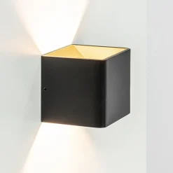 Wandlamp Stretto kubus zwart/goud